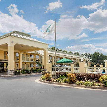 Quality Inn McComb Bagian luar foto
