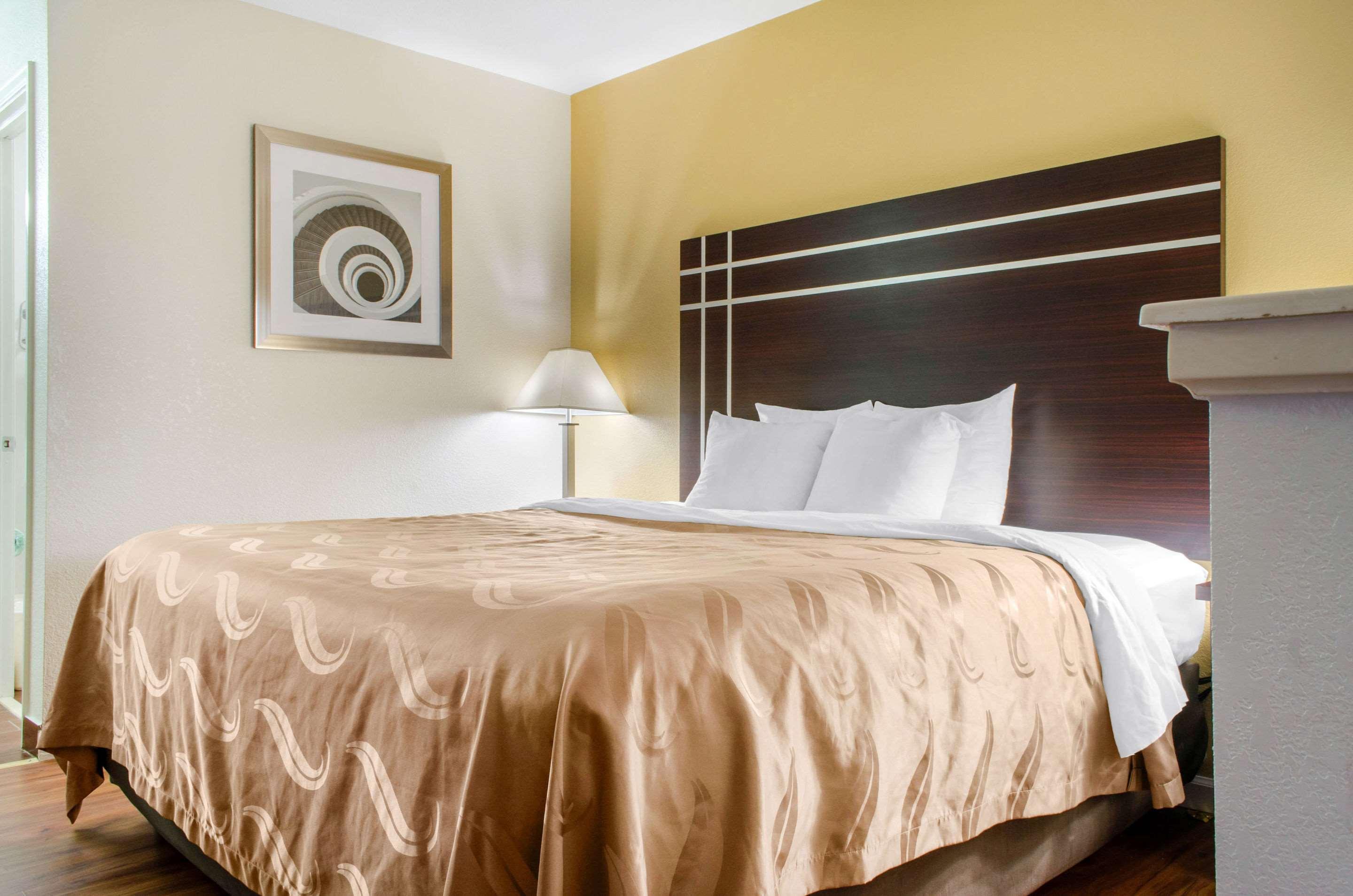 Quality Inn McComb Bagian luar foto