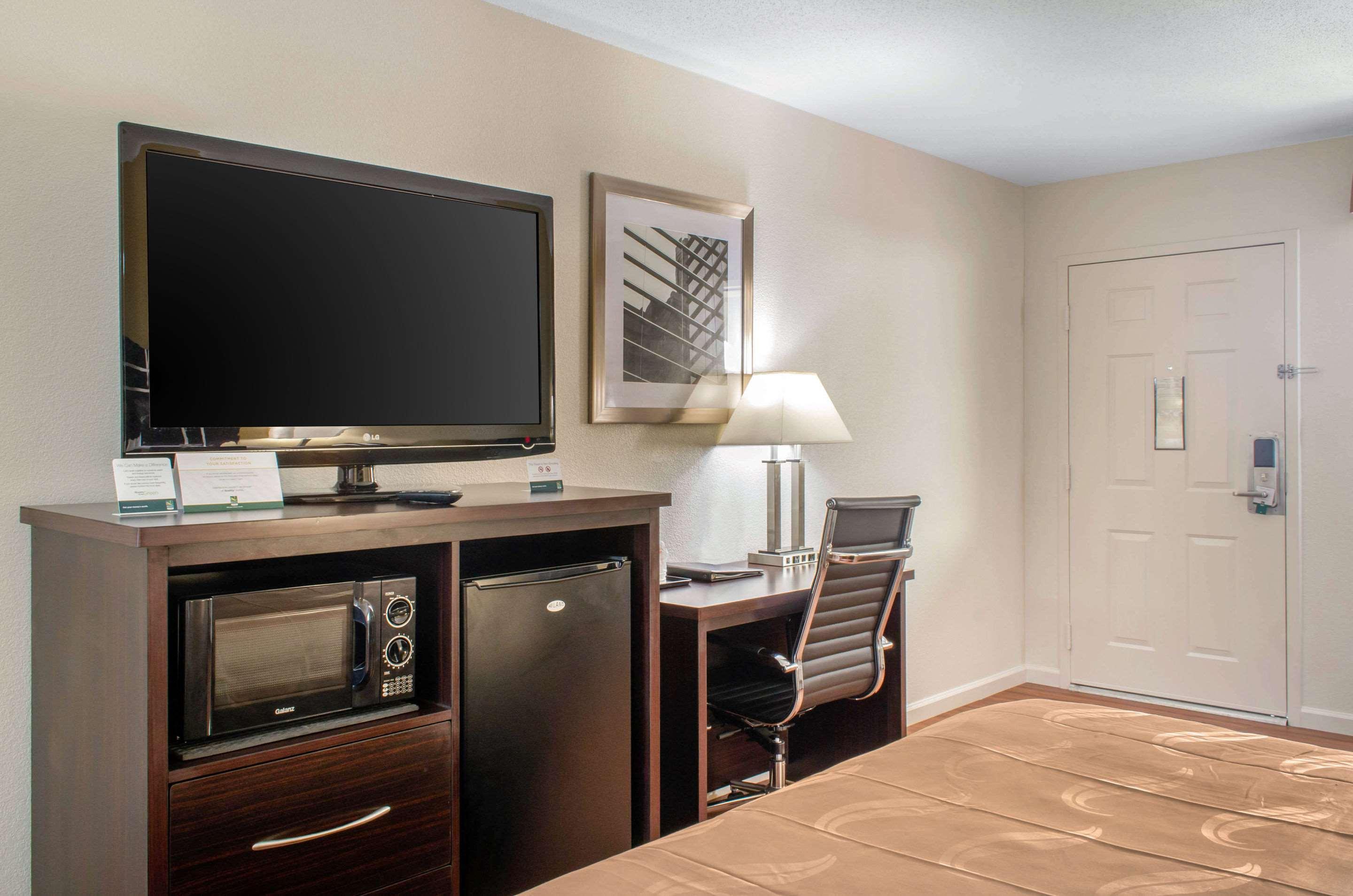 Quality Inn McComb Bagian luar foto