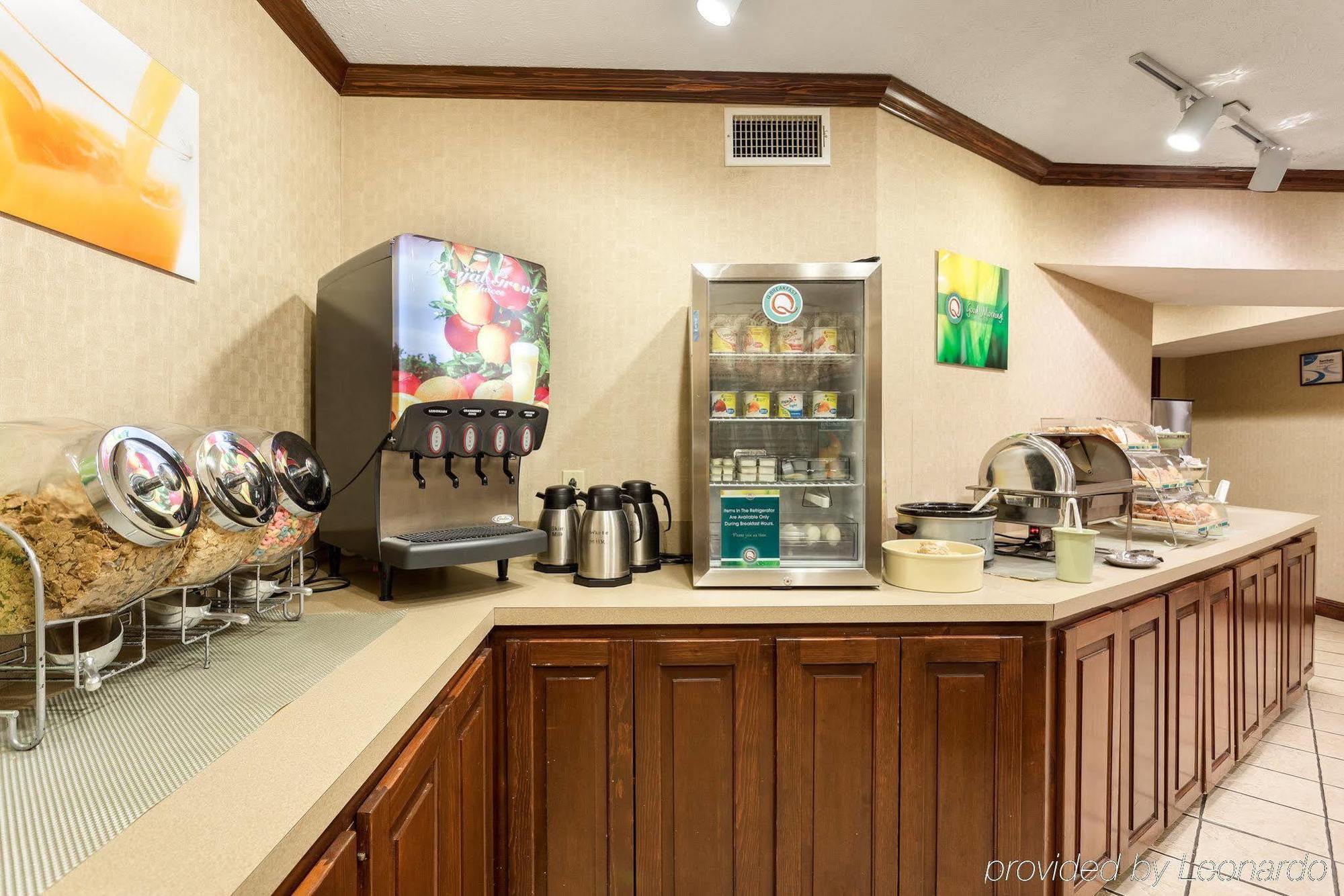 Quality Inn McComb Bagian luar foto
